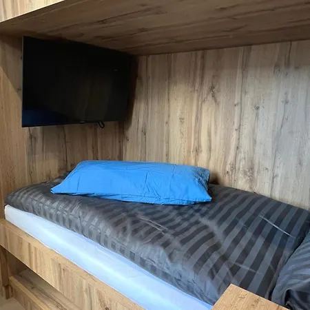 Thesnoozzze Boardinghouse Winsen - Monteur Lejlighed